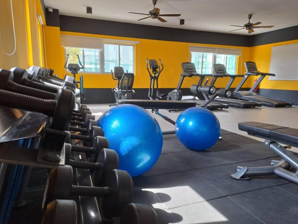 Impiana Homestay Near Putrajaya, Cyberjaya, Musliem Only,Wifi,Netflix Кампунг Денгкил Екстериор снимка