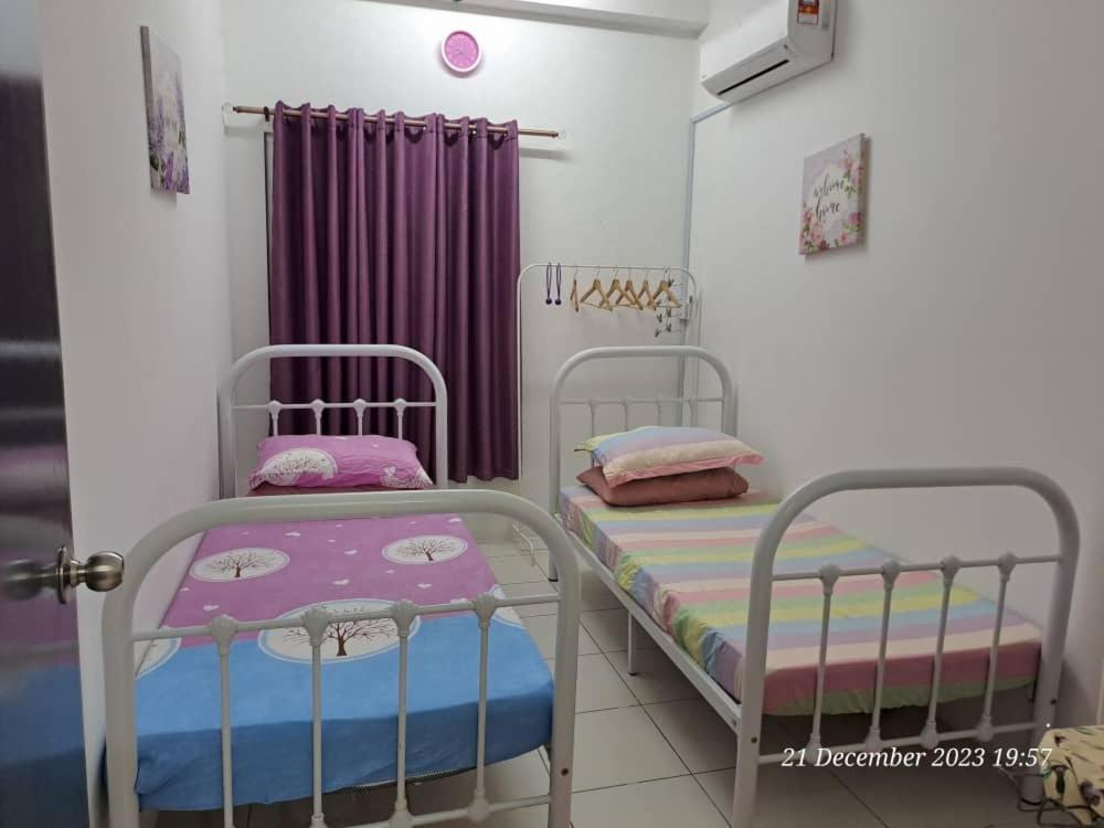 Impiana Homestay Near Putrajaya, Cyberjaya, Musliem Only,Wifi,Netflix Кампунг Денгкил Екстериор снимка